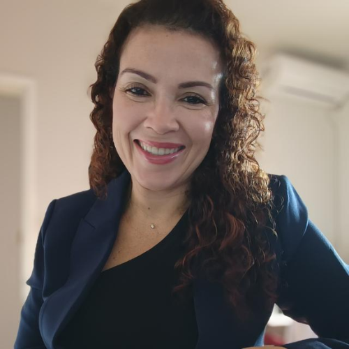 Dra. Elaine J. Alves, advogada